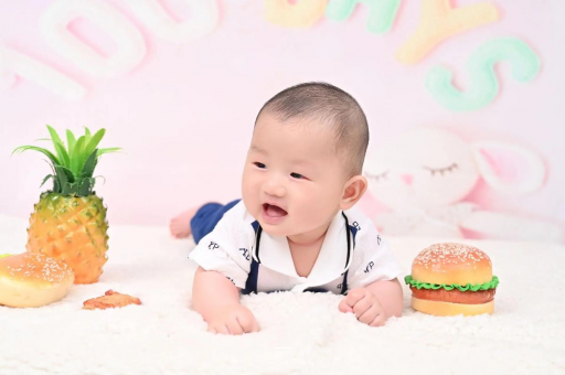 大连宝宝在妈妈肚子里