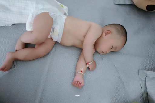 大连怀孕多久肚子会胀气